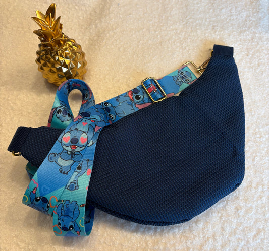 Sac banane bleu marine sangle bleue stitch