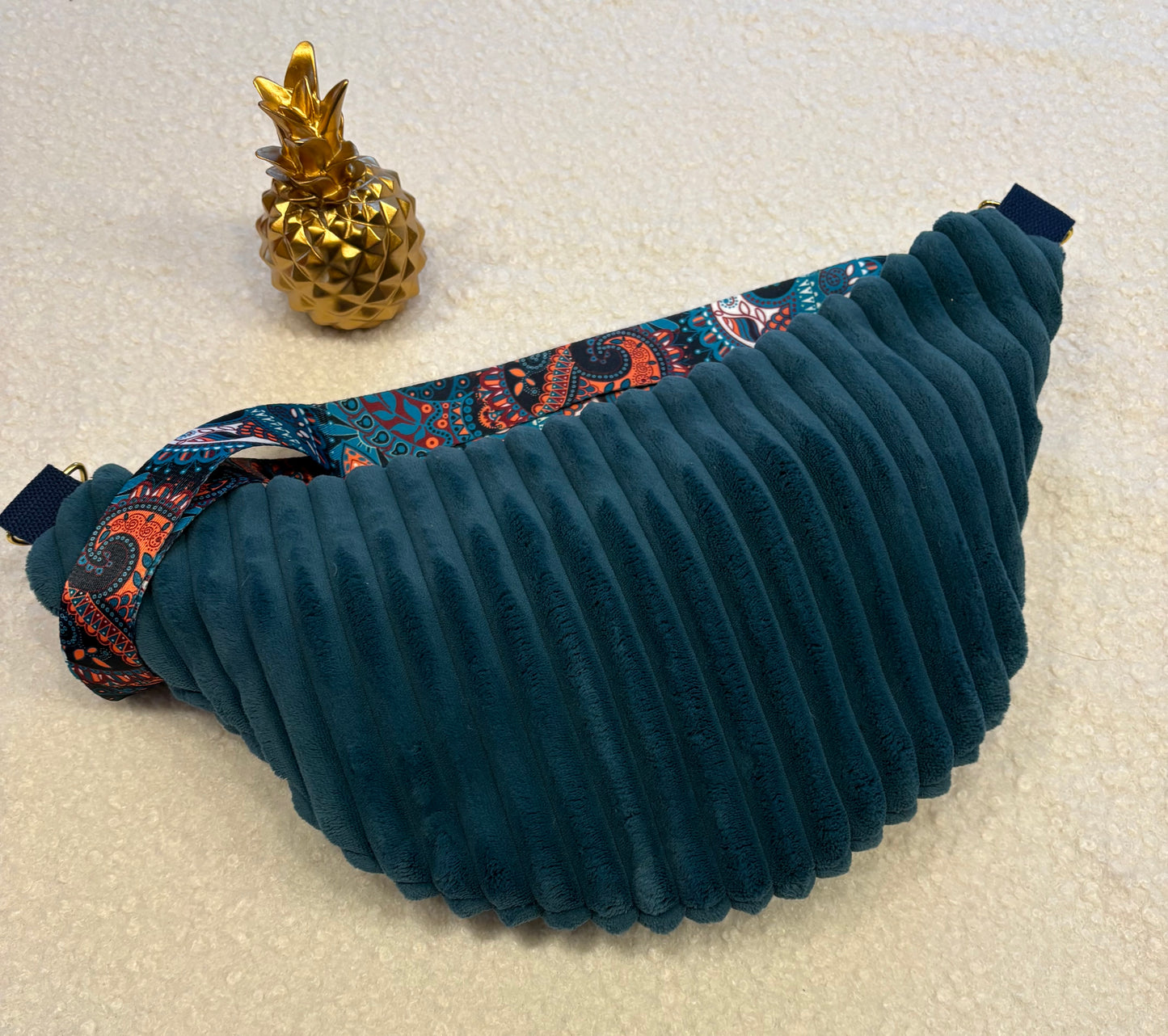 Sac banane XXL velour côtelé (trés large côte) bleu canard sangle bleu canard