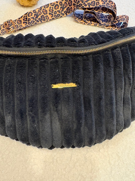 Sac banane XXL velour côtelé (trés large côte) noir sangle léaopard