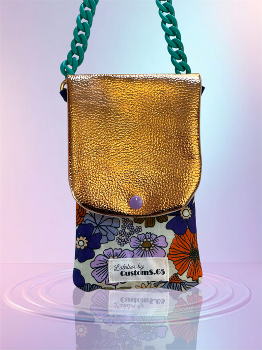 Pochette téléphone rabat pailleté bronze intérieur fleuri sangle verte