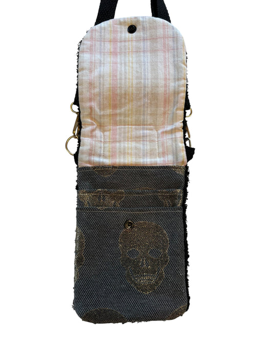 Pochette téléphone rabat moumoute noir intérieur tête de mort sangle tissu noire