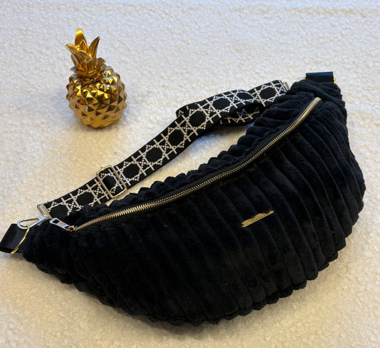 Sac banane XXL velour côtelé (trés large côte) noir sangle géométrique noire/blanche
