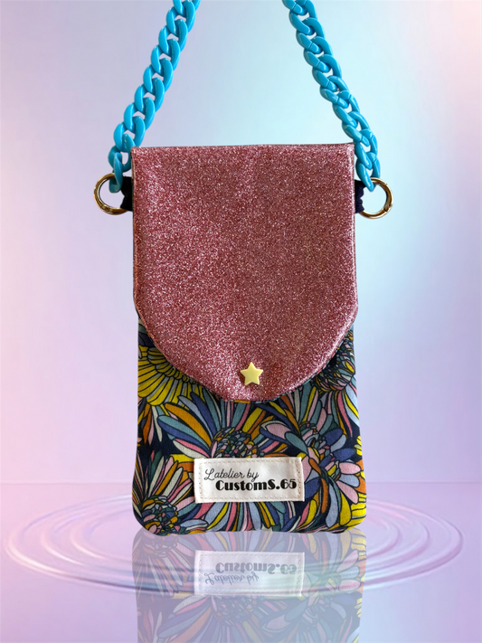 Pochette téléphone rabat pailleté rose intérieur fleuri sangle bleue