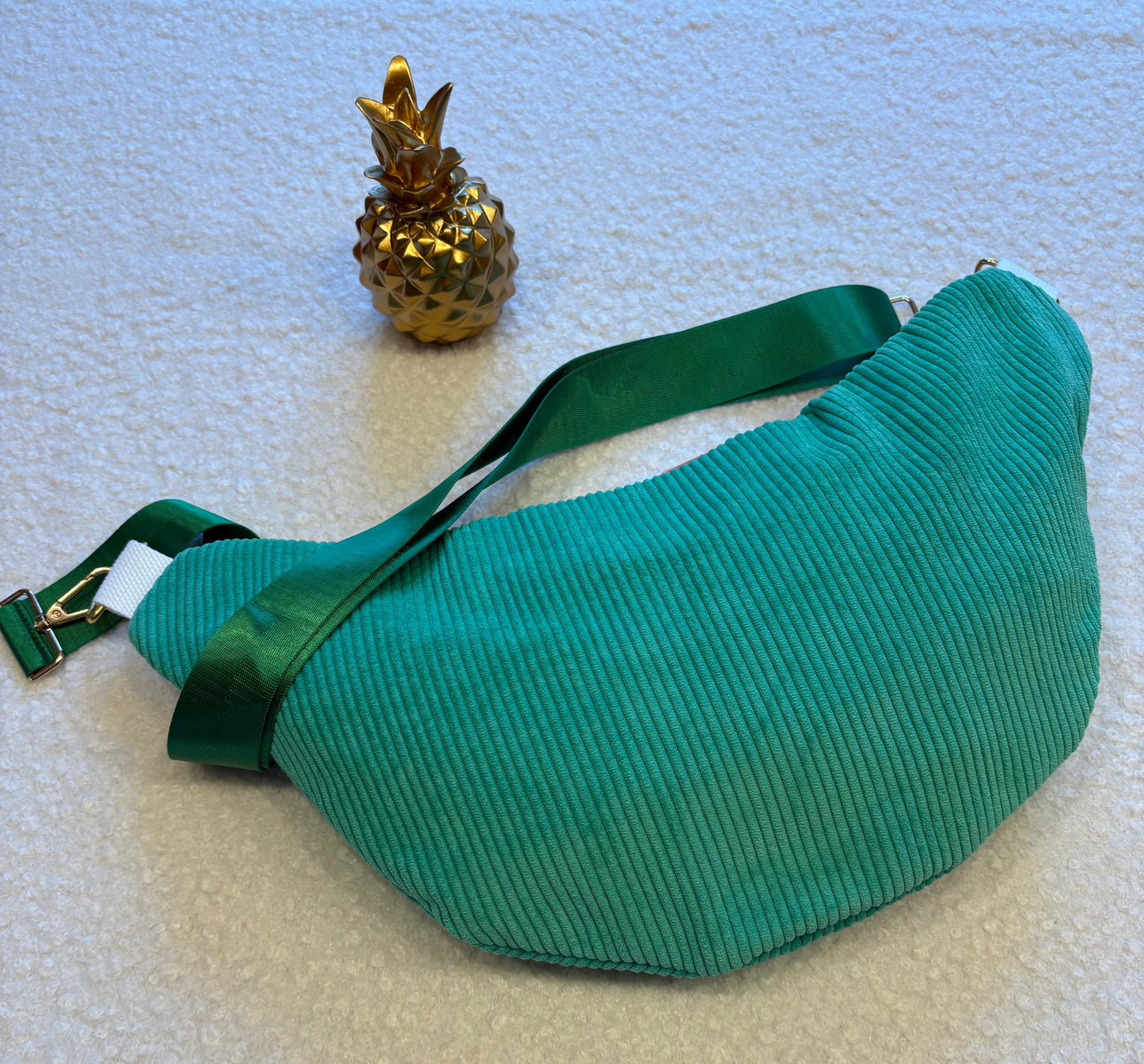 Sac banane XXL velour côtelé (fine côte) vert capot fleuri sangle unie verte