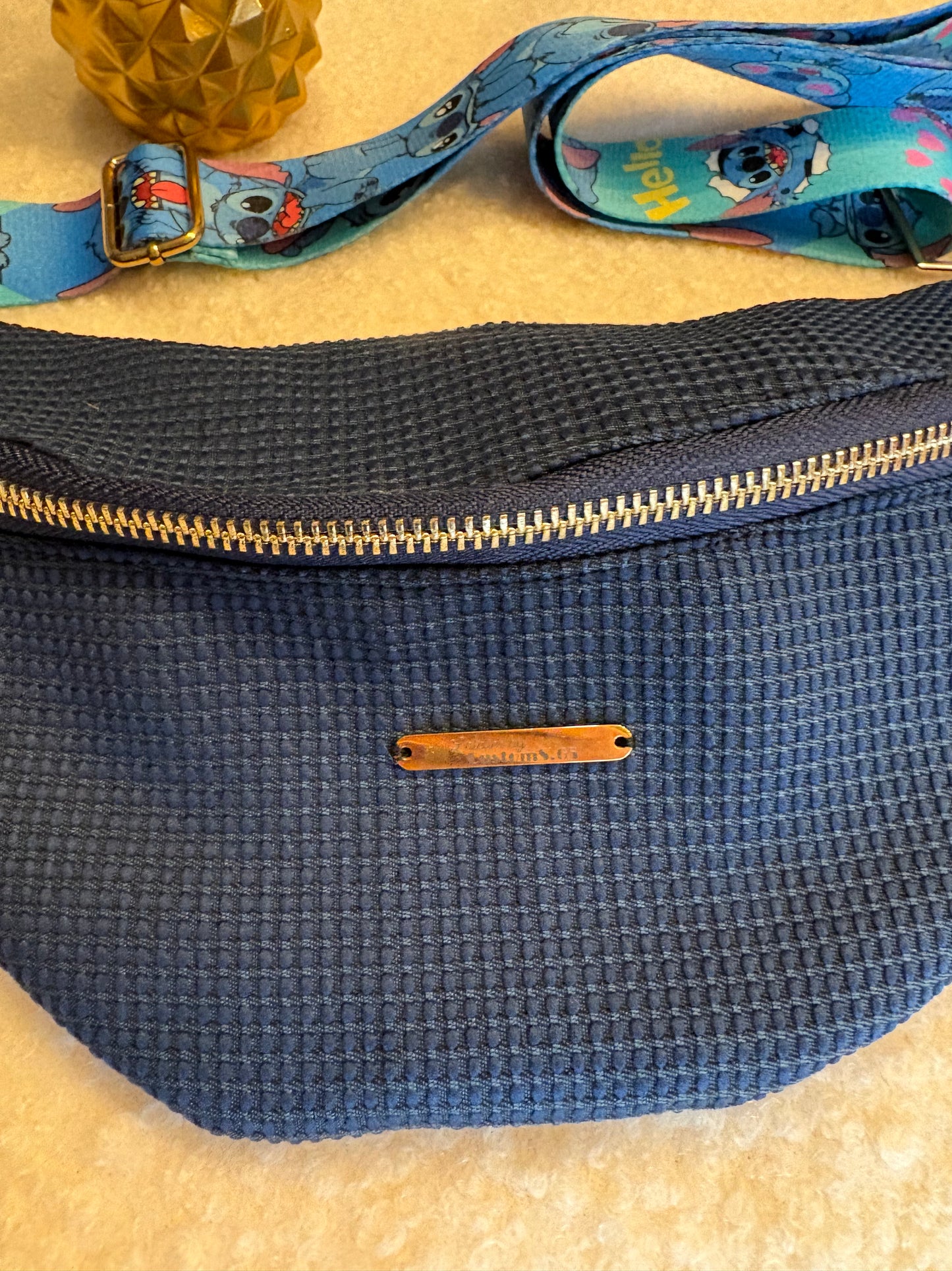 Sac banane bleu marine sangle bleue stitch
