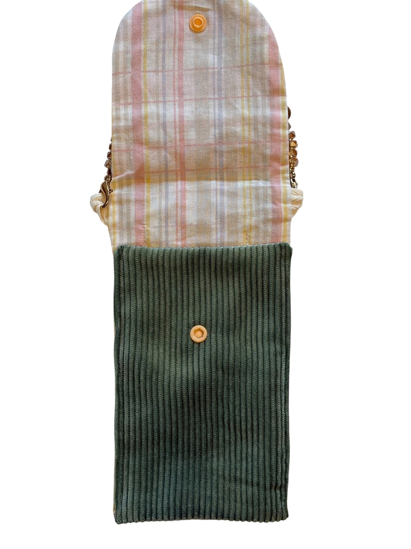 Pochette téléphone rabat beige intérieur velour côtelé vert sangle bijou ambrée