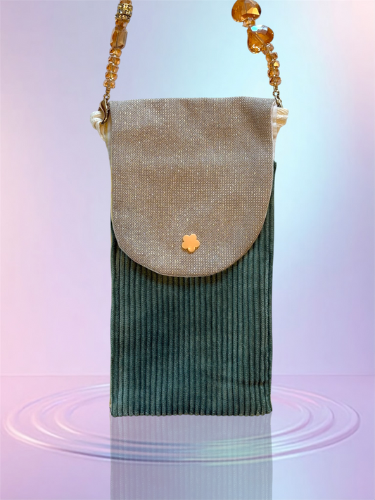 Pochette téléphone rabat beige intérieur velour côtelé vert sangle bijou ambrée