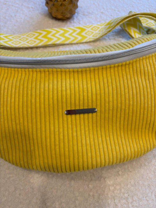 Sac banane XXL velour côtelé (fine côte) jaune sangle géométrique jaune/blanche