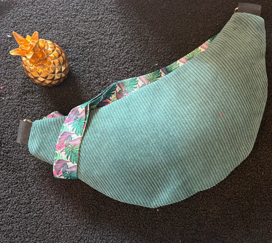 Sac banane XXL velour fine côte vert d'eau sangle fleurie