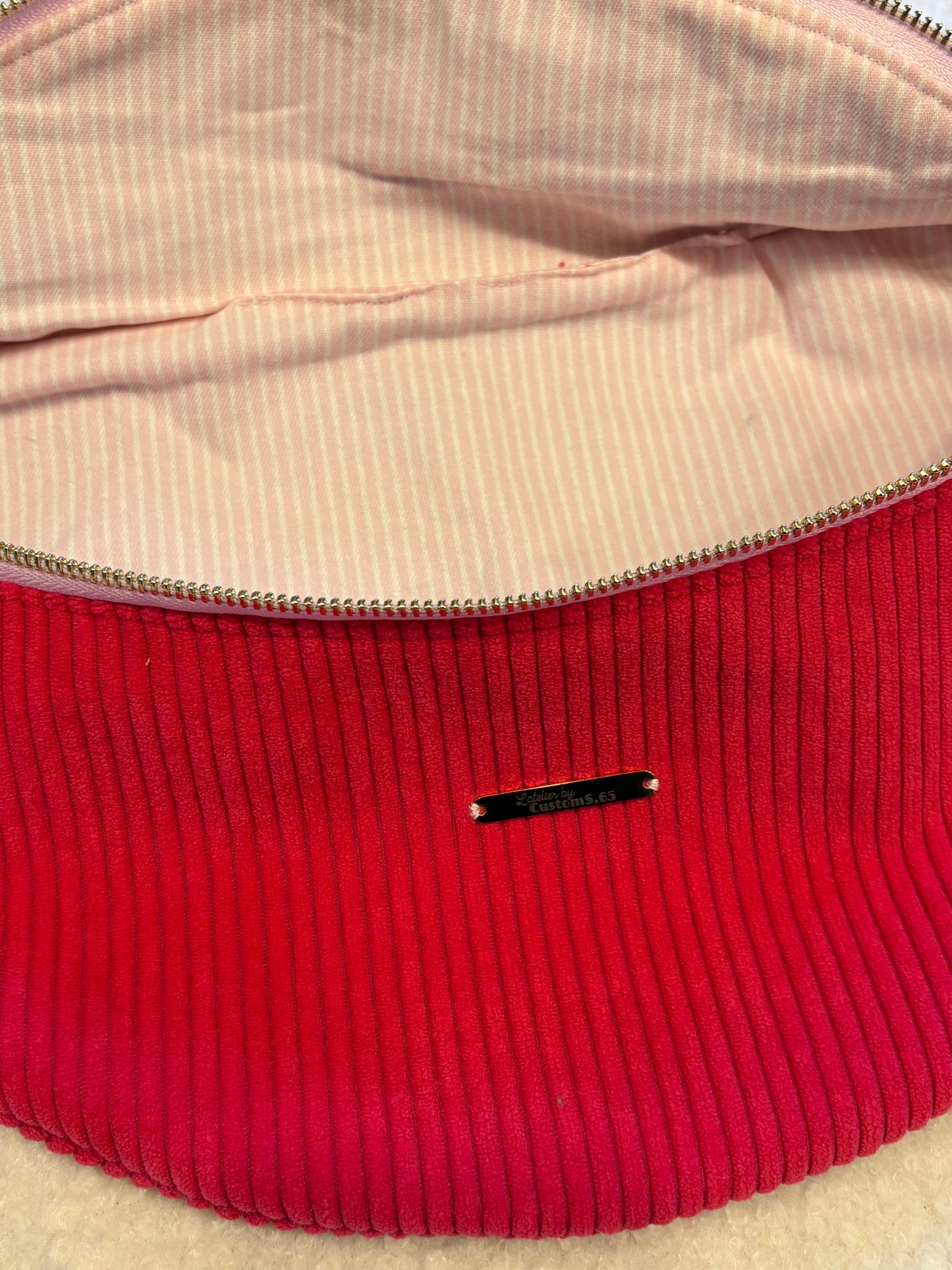 Sac banane XXL velour côtelé (fine côte) rose fuschia sangle fleurie rose