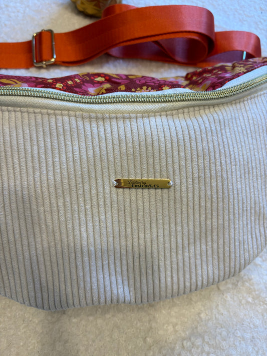 Sac banane XXL velour côtelé (fine côte) écru capot fleuri rouge orangé sangle uni orange