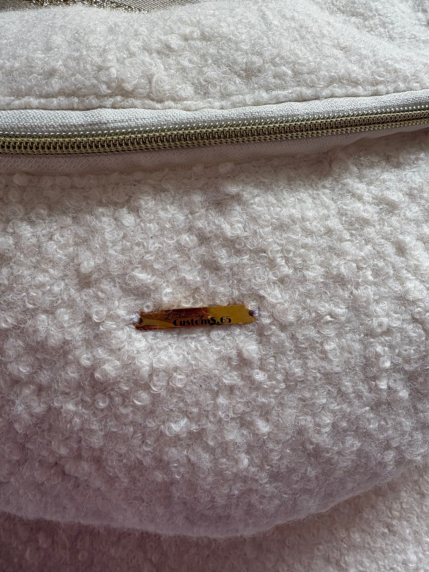 Sac banane XXL moumoute blanche sangle beige/dorée