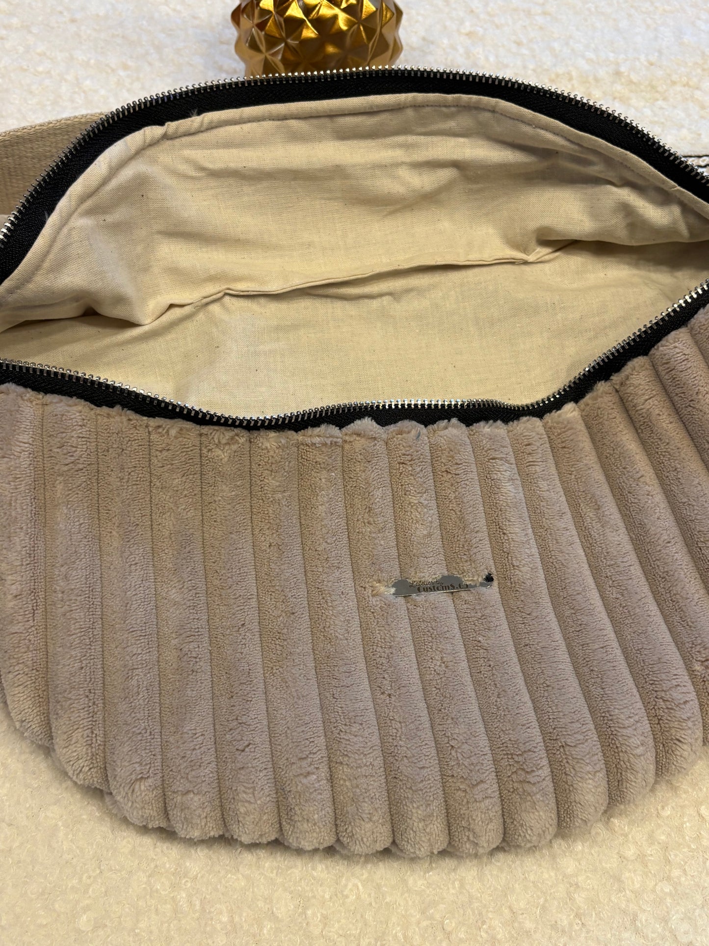 Sac banane XXL velour côtelé (trés large côte) beige sangle noire/beige