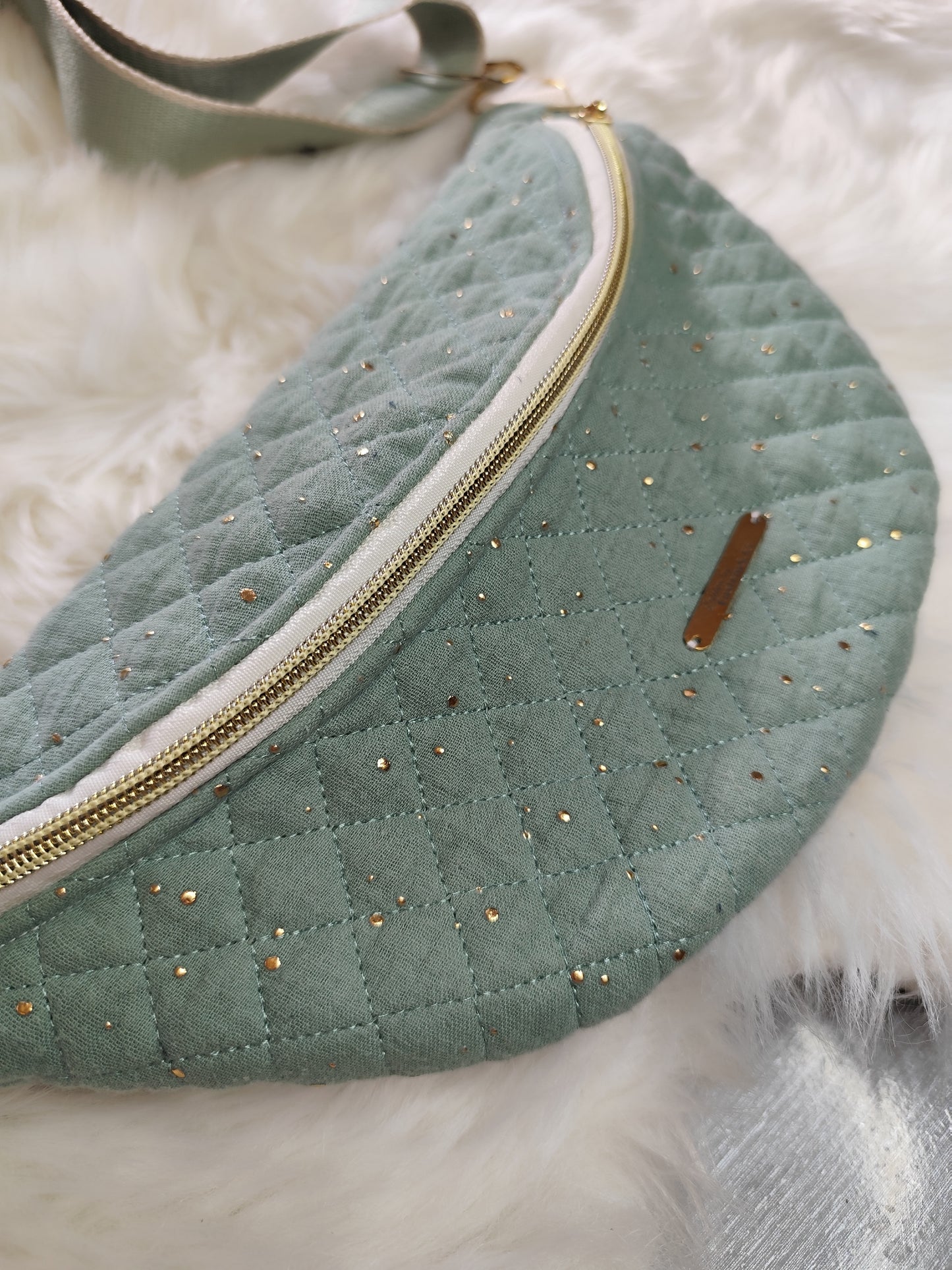 Sac banane S tissu matelassé vert eucalyptus