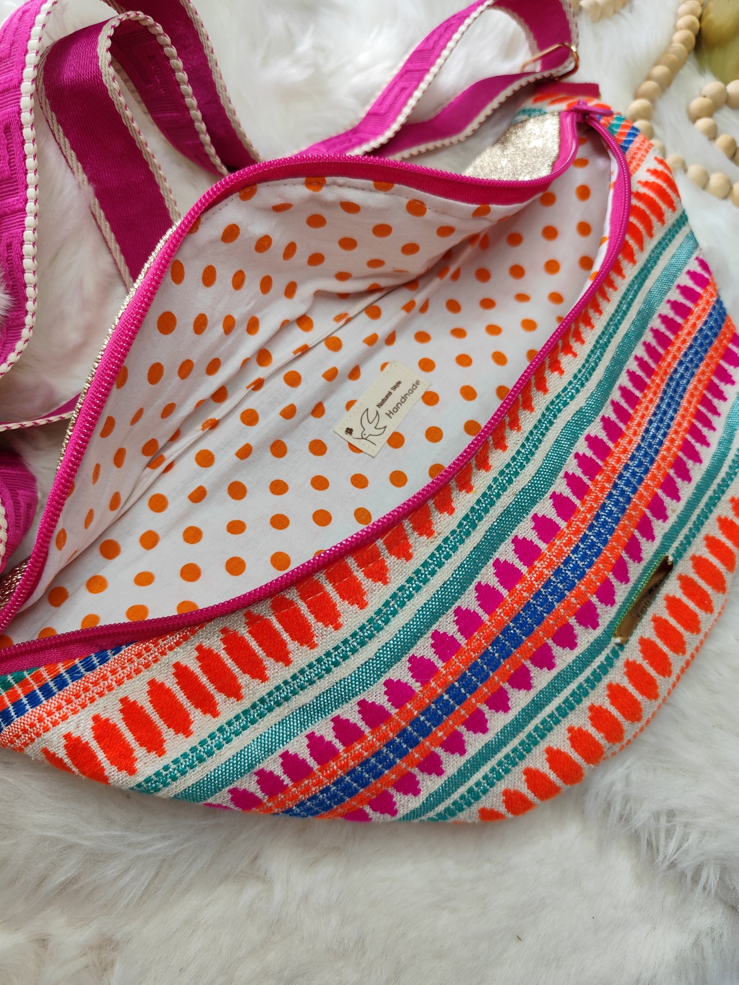 Sac banane motif coloré berbère capot cuir vegan doré