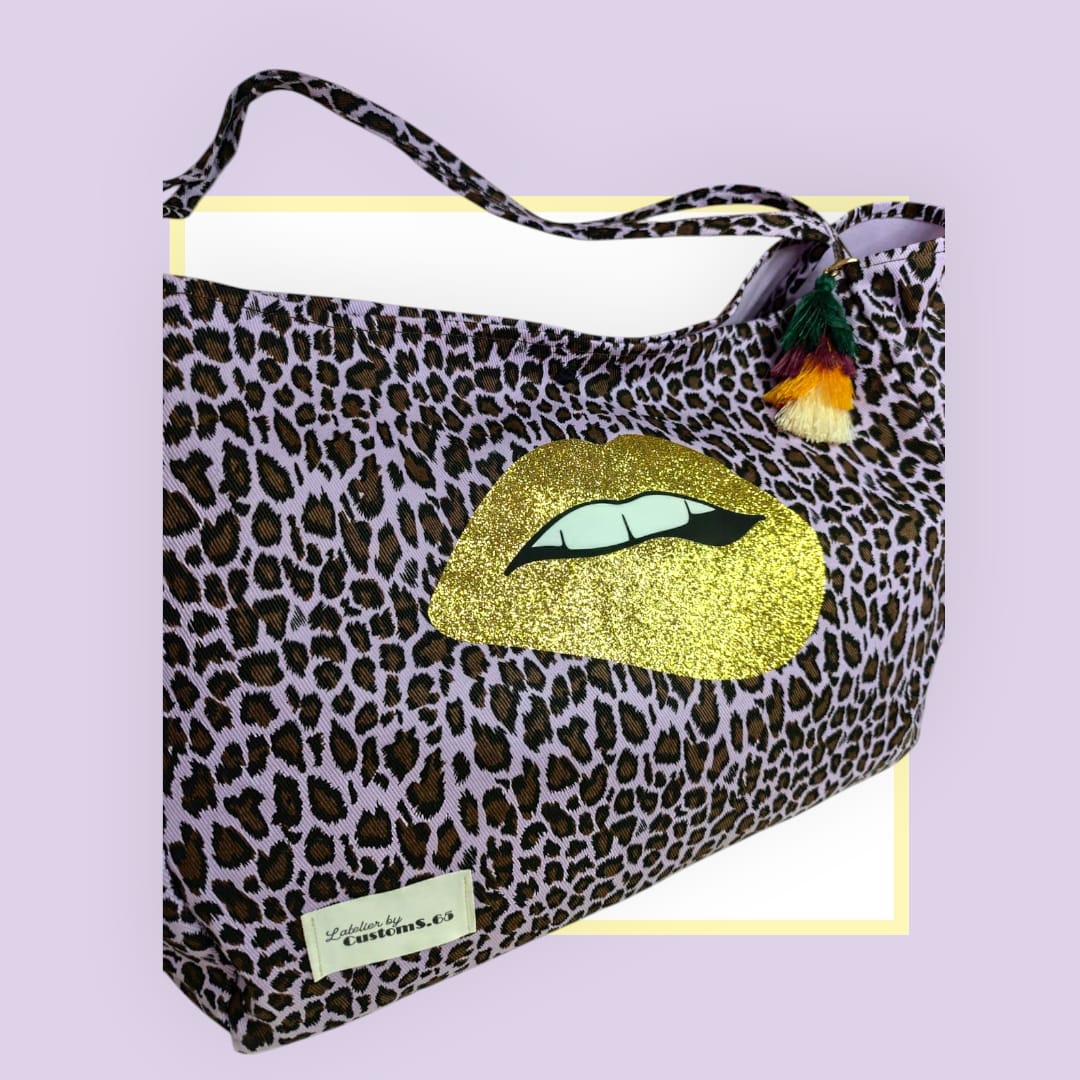 Sac Cabas léopard parme bouche paillettes doré