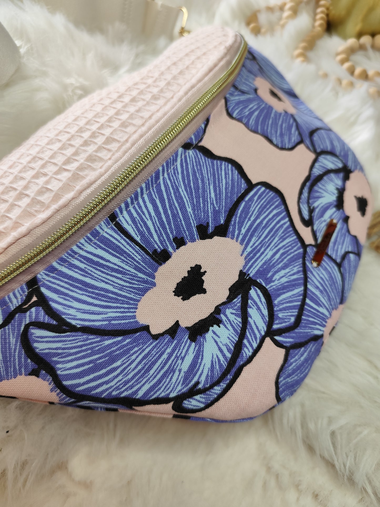 Sac banane grosse fleur bleu rose clair capot nid d'abeilles rose clair