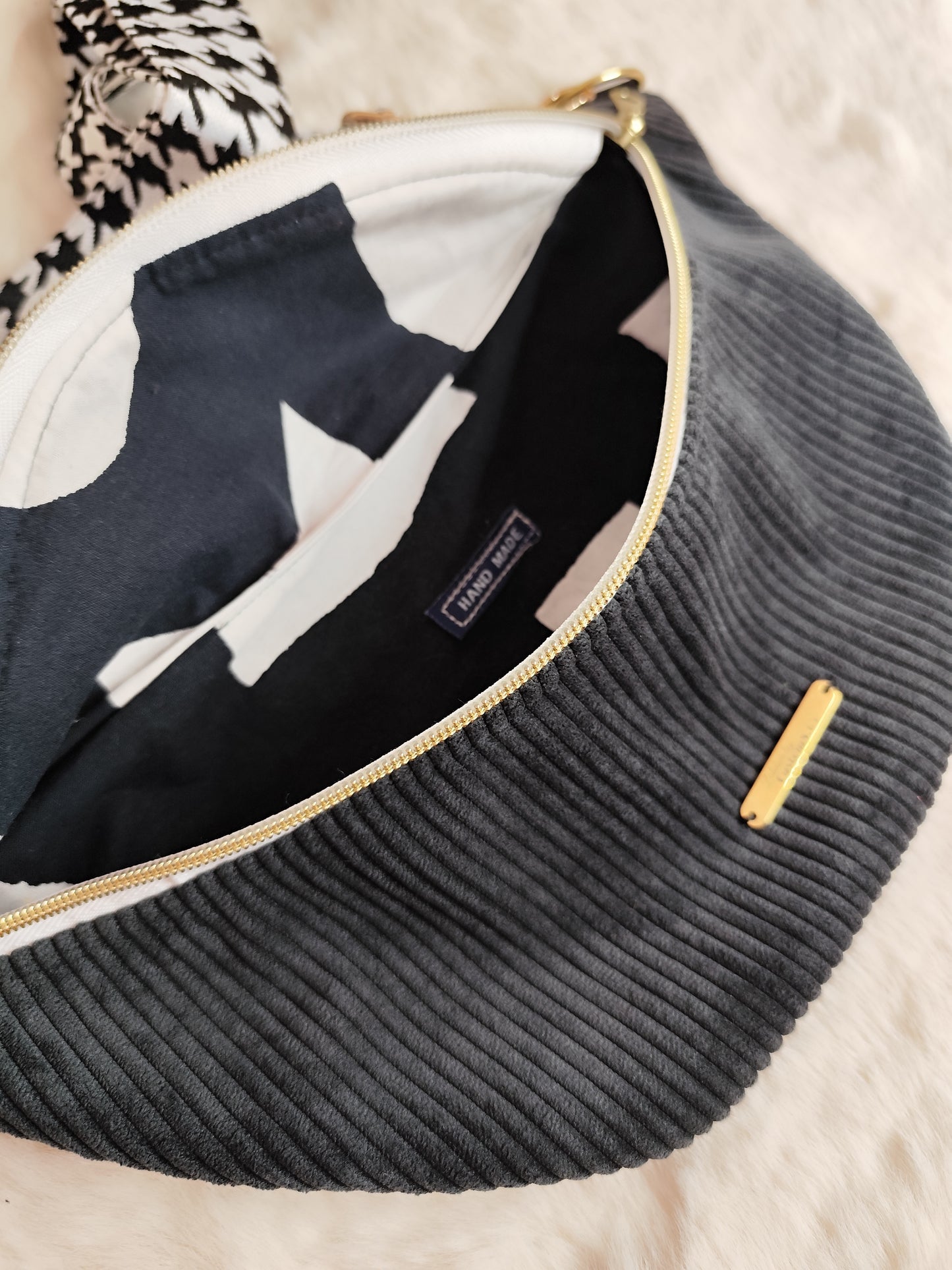 Sac banane S velour côtelé noir