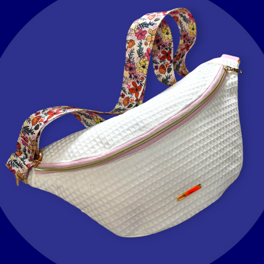 Sac banane nid d'abeilles blanc écru détail rose