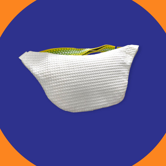 Sac banane nid d'abeilles blanc écru détail jaune vert