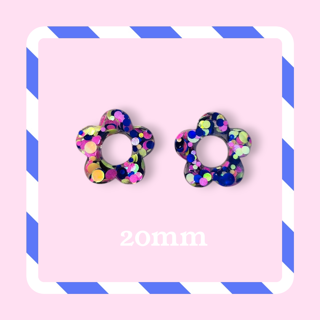 Charms fleurs pastilles bleu rose jaune