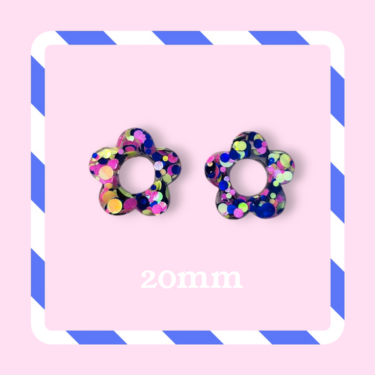 Charms fleurs pastilles bleu rose jaune
