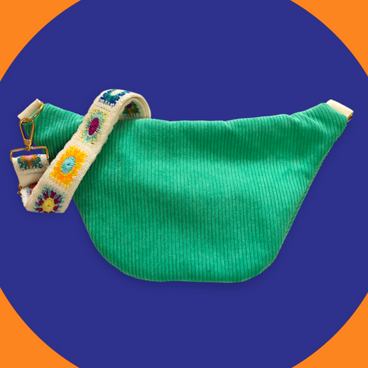 Sac banane velour côtelé vert brésil sangle crochet