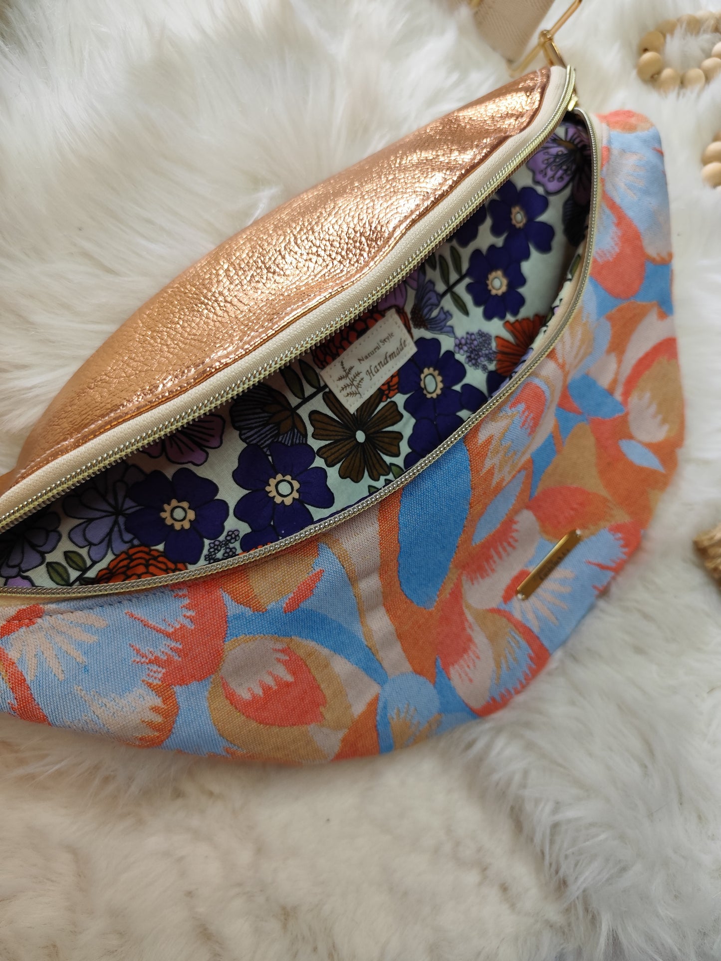 Sac banane motif floral rétro capot cuir vegan cuivre