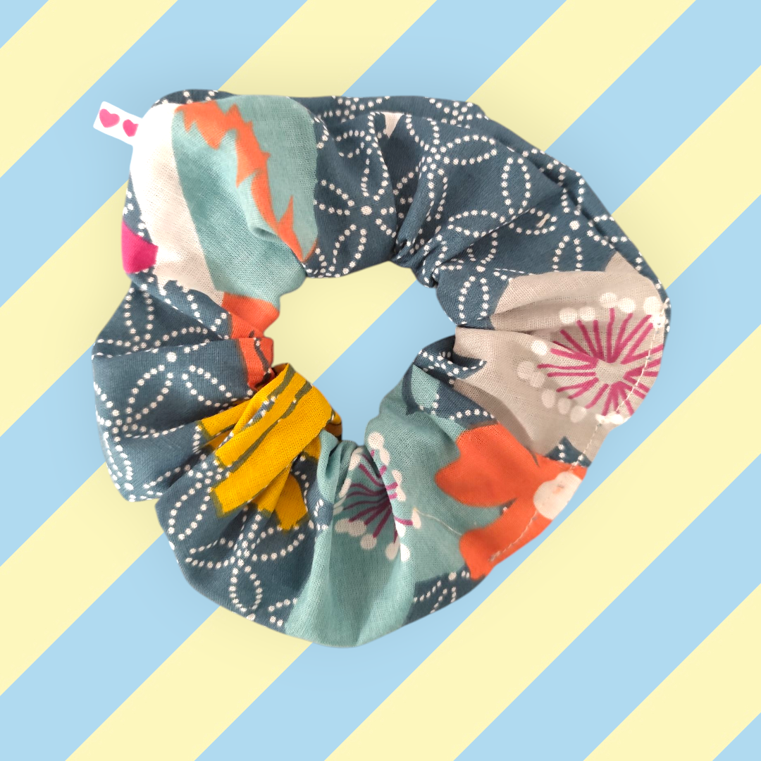 Chouchou tendance motif floral et géométrie