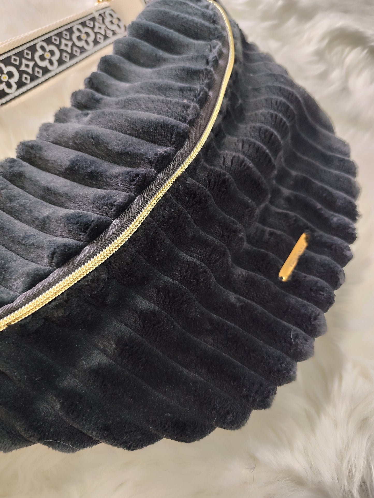 Sac banane velour grosse côte noir sangle beige noir