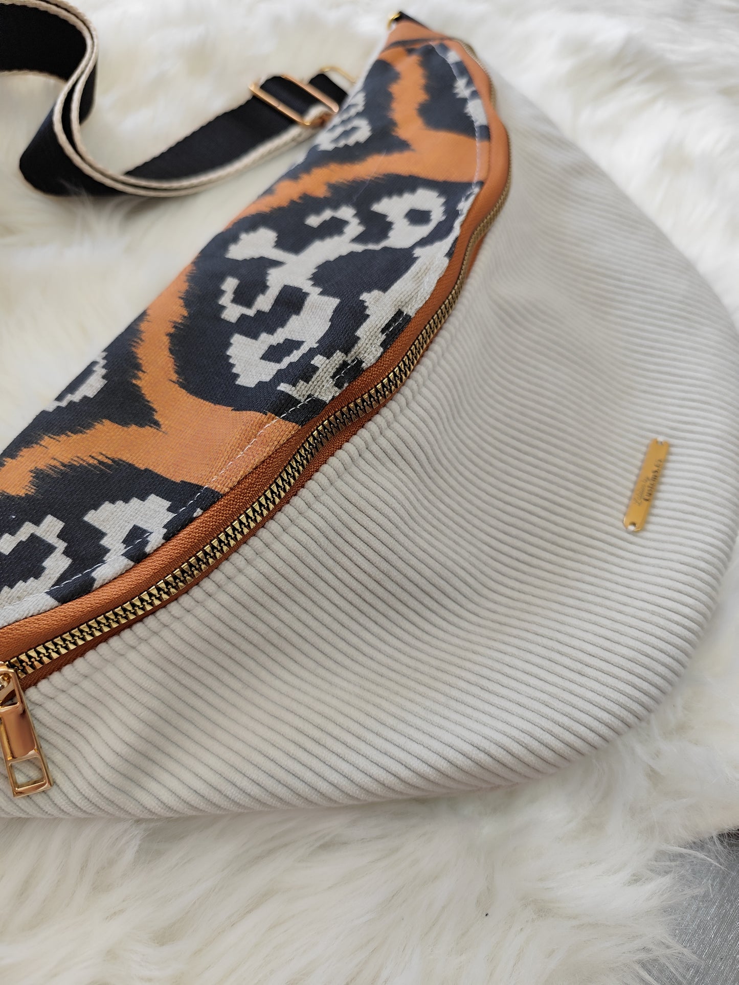 Sac banane velour côtelé écru capot berbère