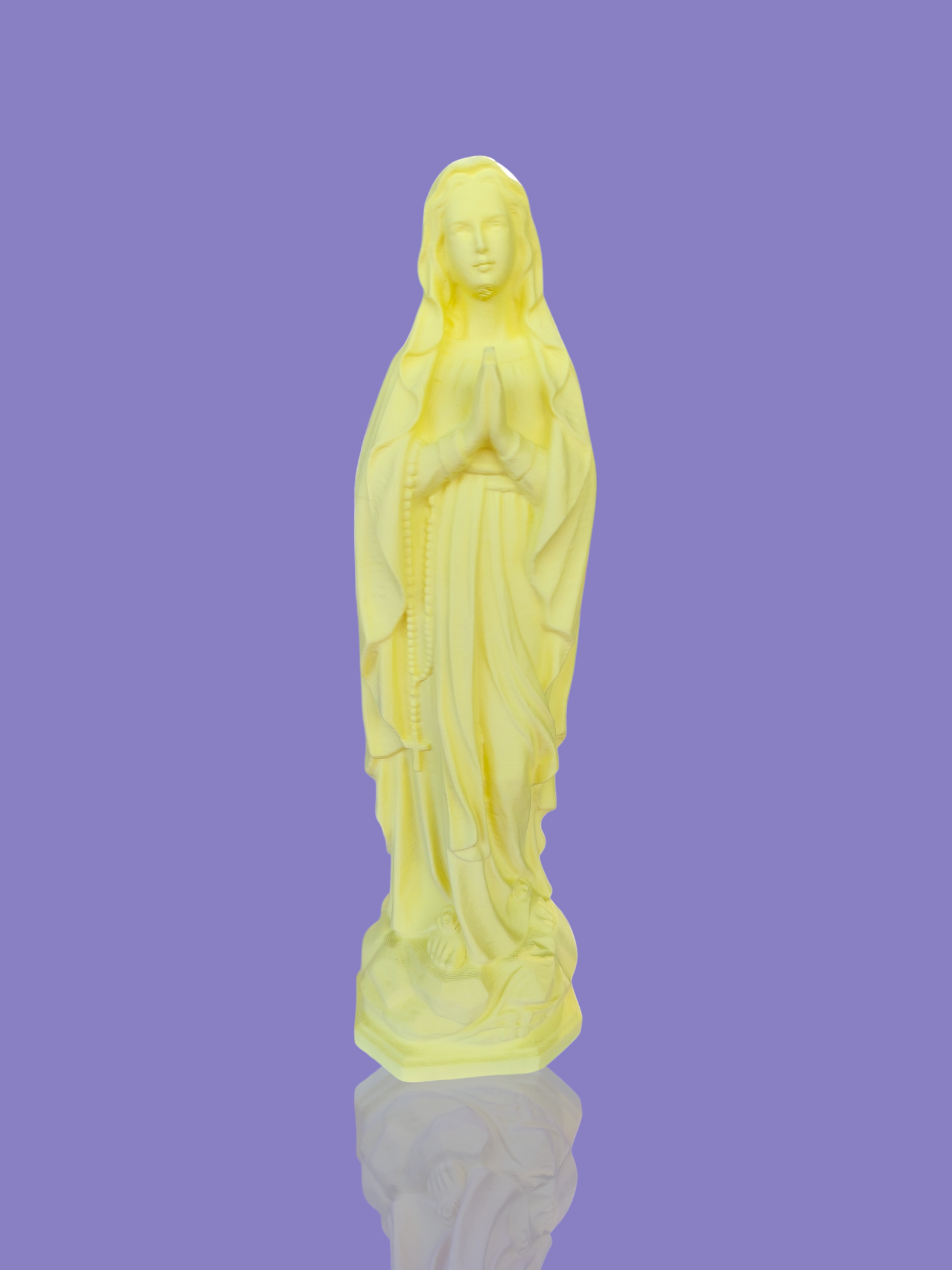 Statue pop vierge Marie jaune pastel
