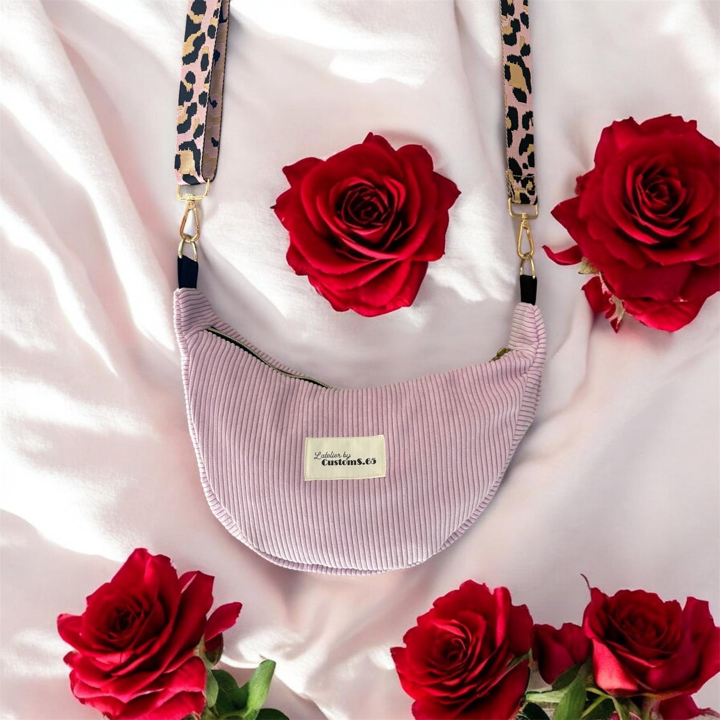 Sac demi-lune velour côtelé rose sangle léopard rose