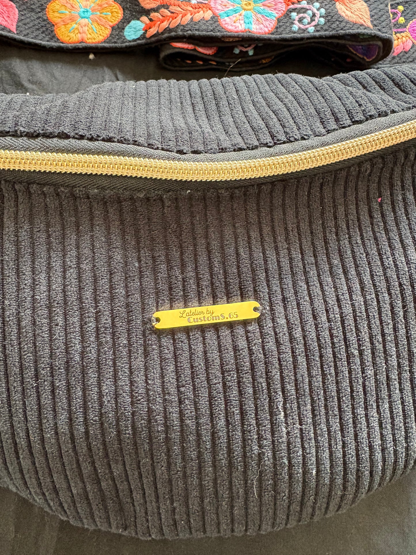Sac banane XXL noire sangle fleurie
