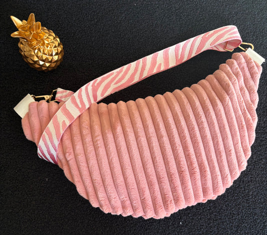 Sac banane XXL velour trés grosse côte rose pâle sangle rose et blanche
