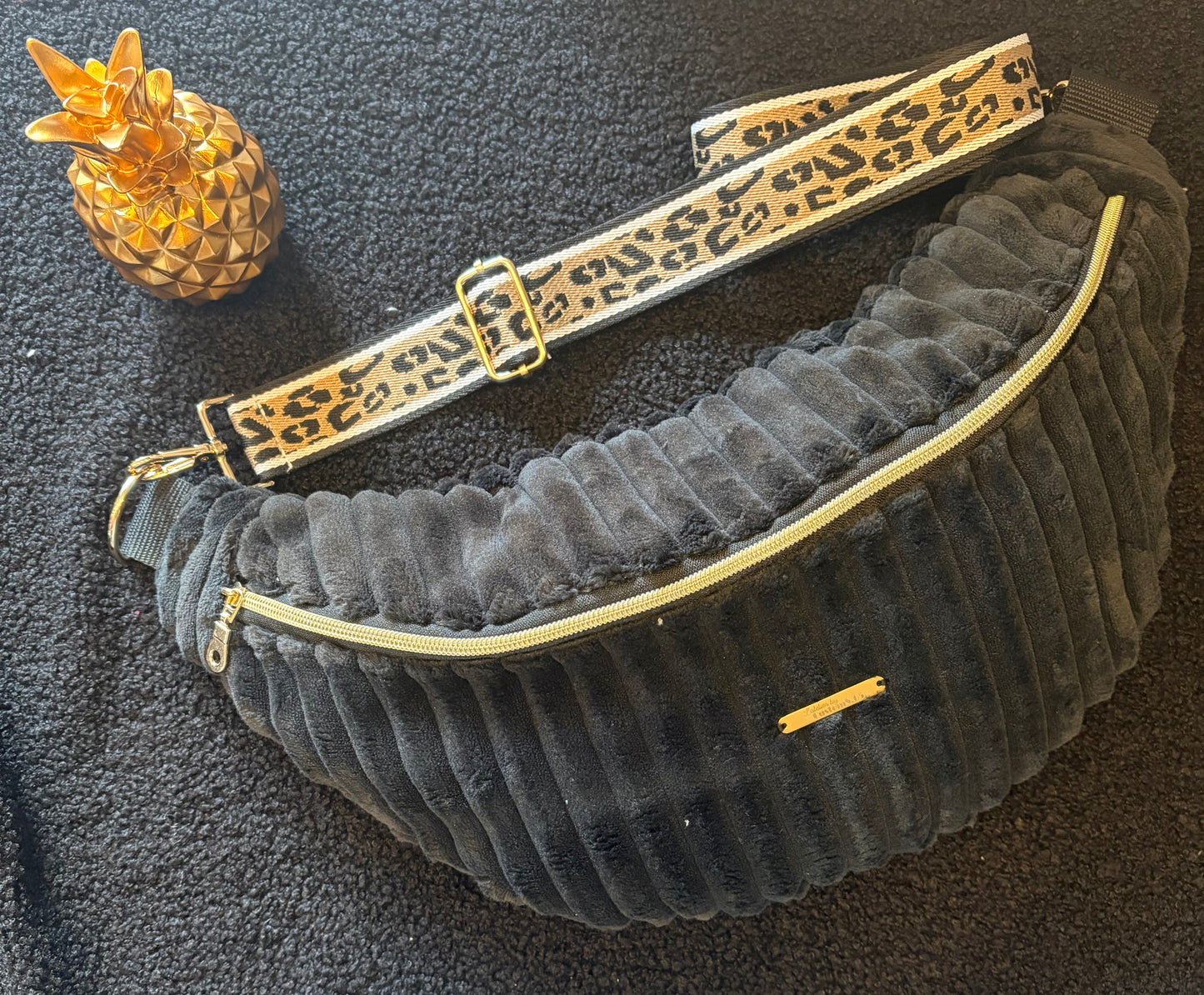 Sac banane XXL velour trés grosses côtes noire sangle léopard
