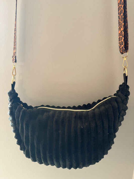 Sac demi-lune noir sangle léopard noir/doré