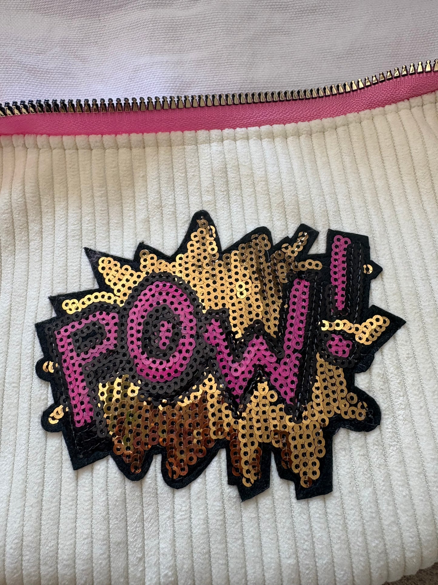 Sac banane XXL blanc et rose avec patch POW