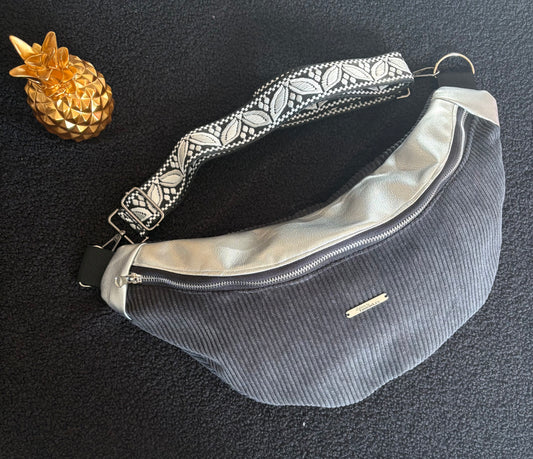 Sac banane XXL velour fine côte noire capot argentée sangle fleurie