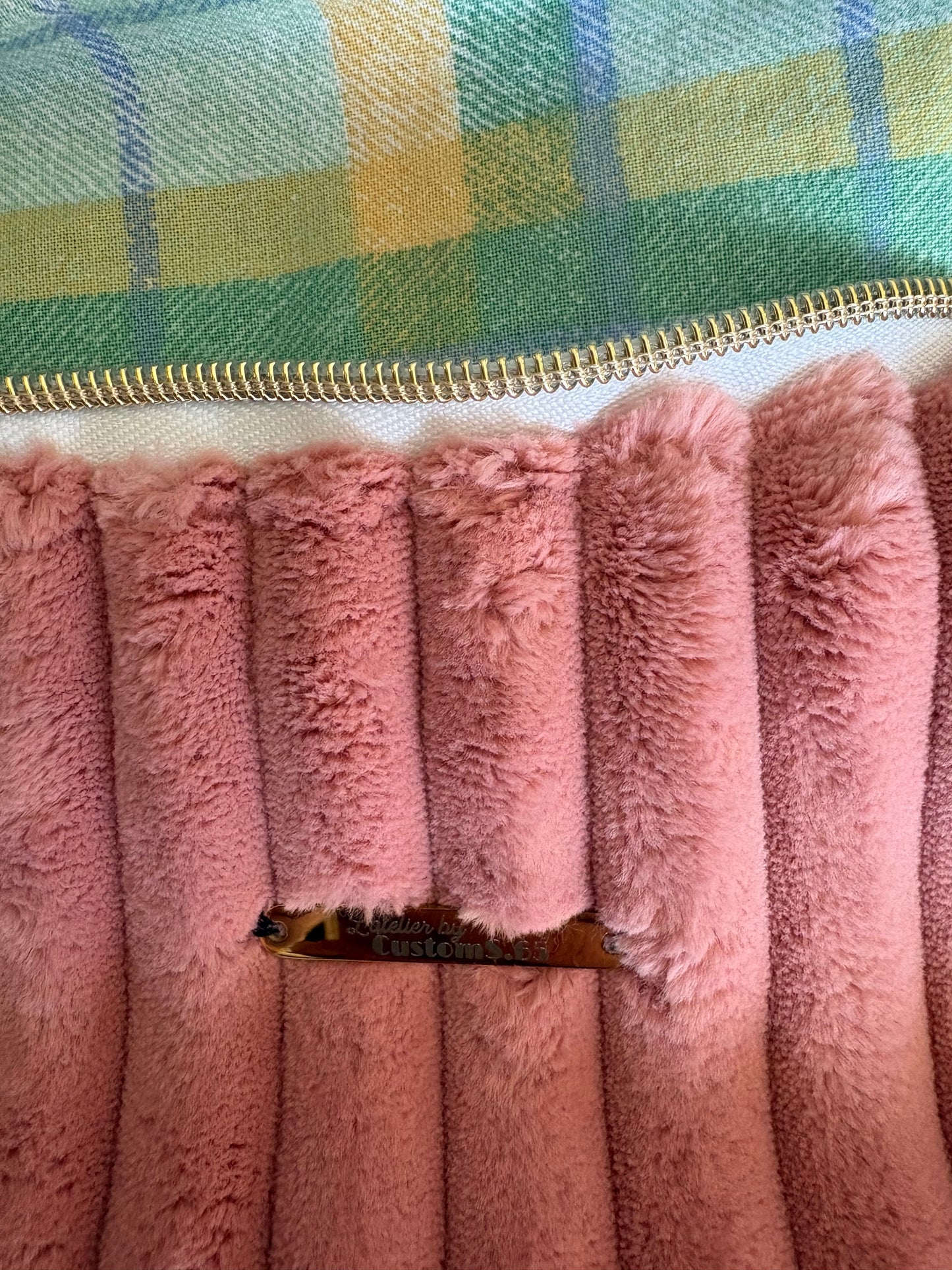 Sac banane XXL velour trés grosse côte rose pâle sangle rose et blanche