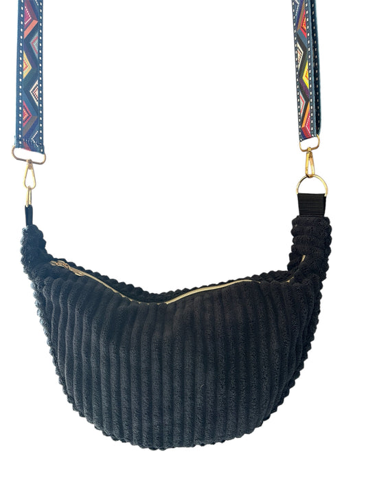 Sac demi-lune bleu marine sangle géométrique