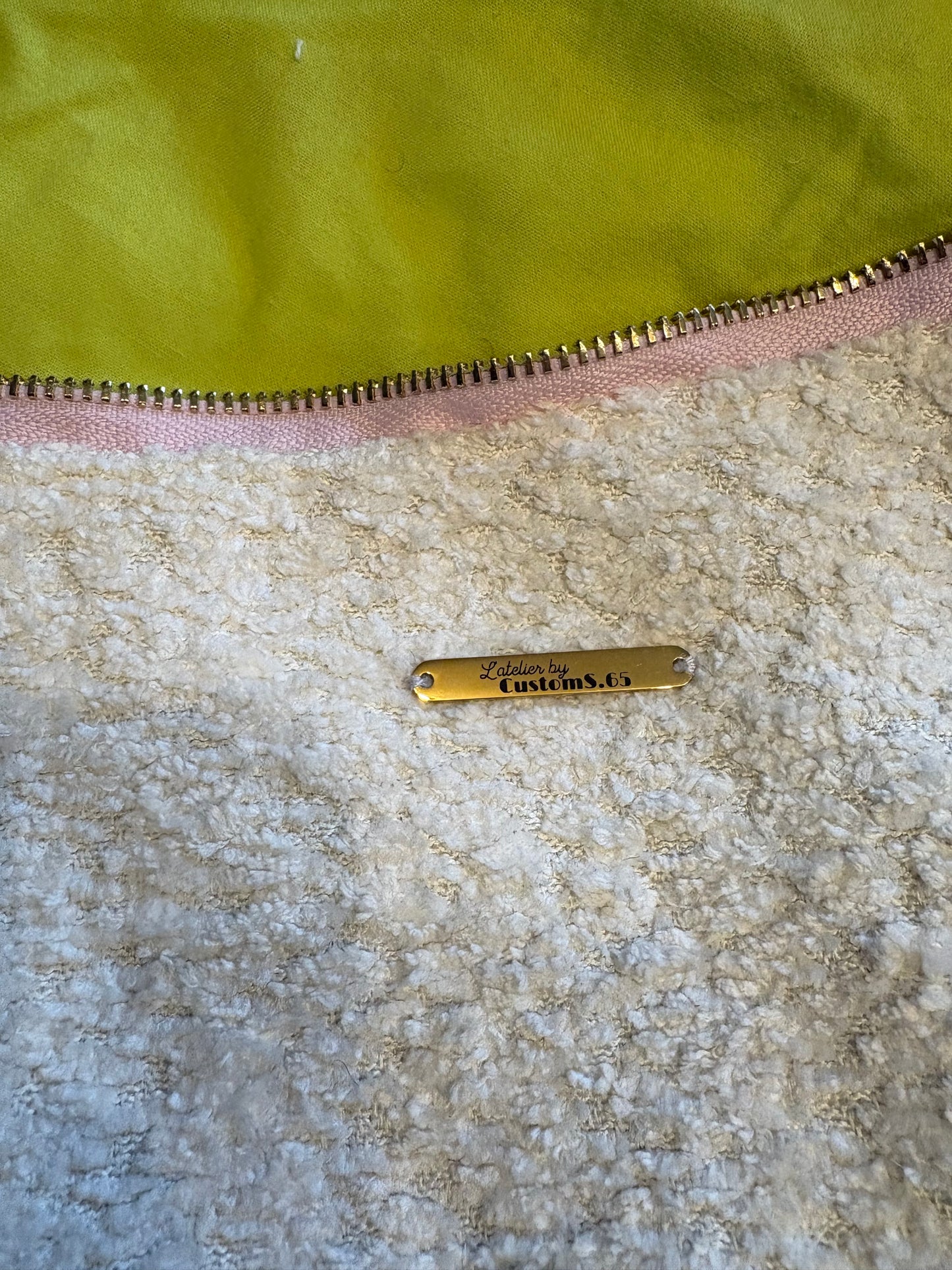 Sac banane moumoute blanche sangle léopard rose