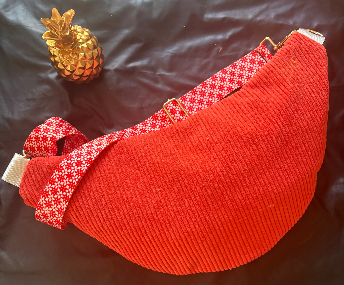 Sac banane XXL velour côtelé rouge orangé