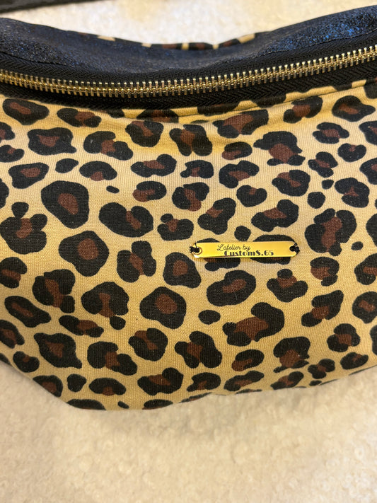 Sac banane XXL tissu sweat léopard capot simili cuir noire pailleté sangle léopard noire