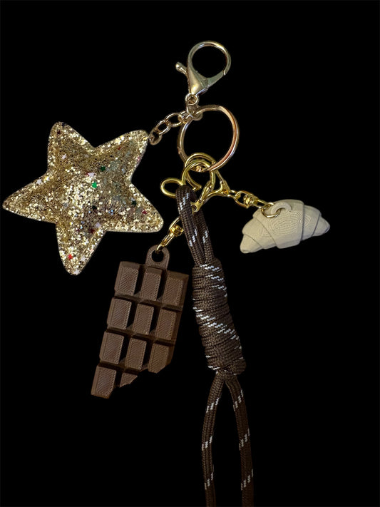 Bijou de sac croissant et chocolat doré