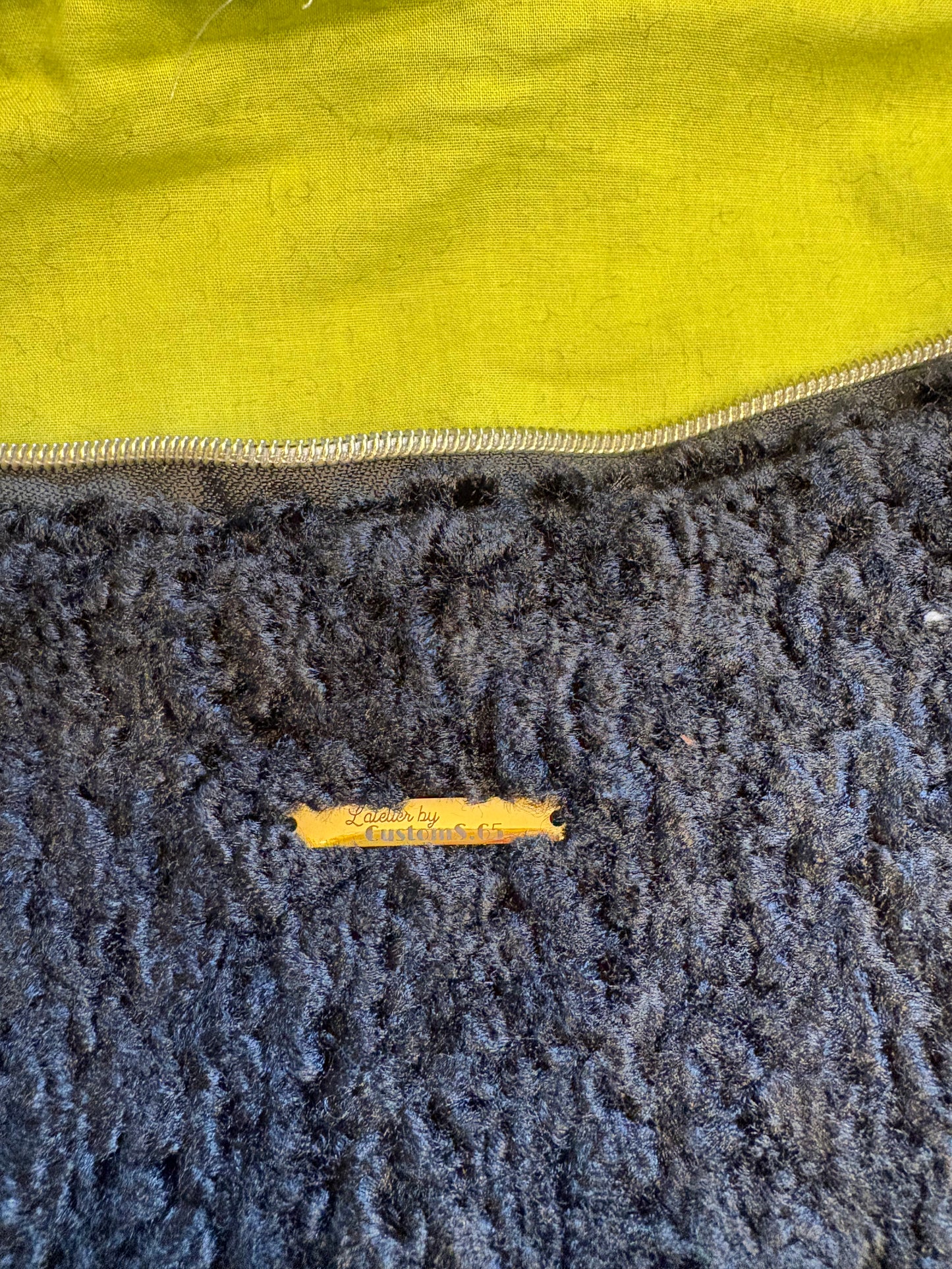 Sac banane moumoute noire sangle noire et blanche