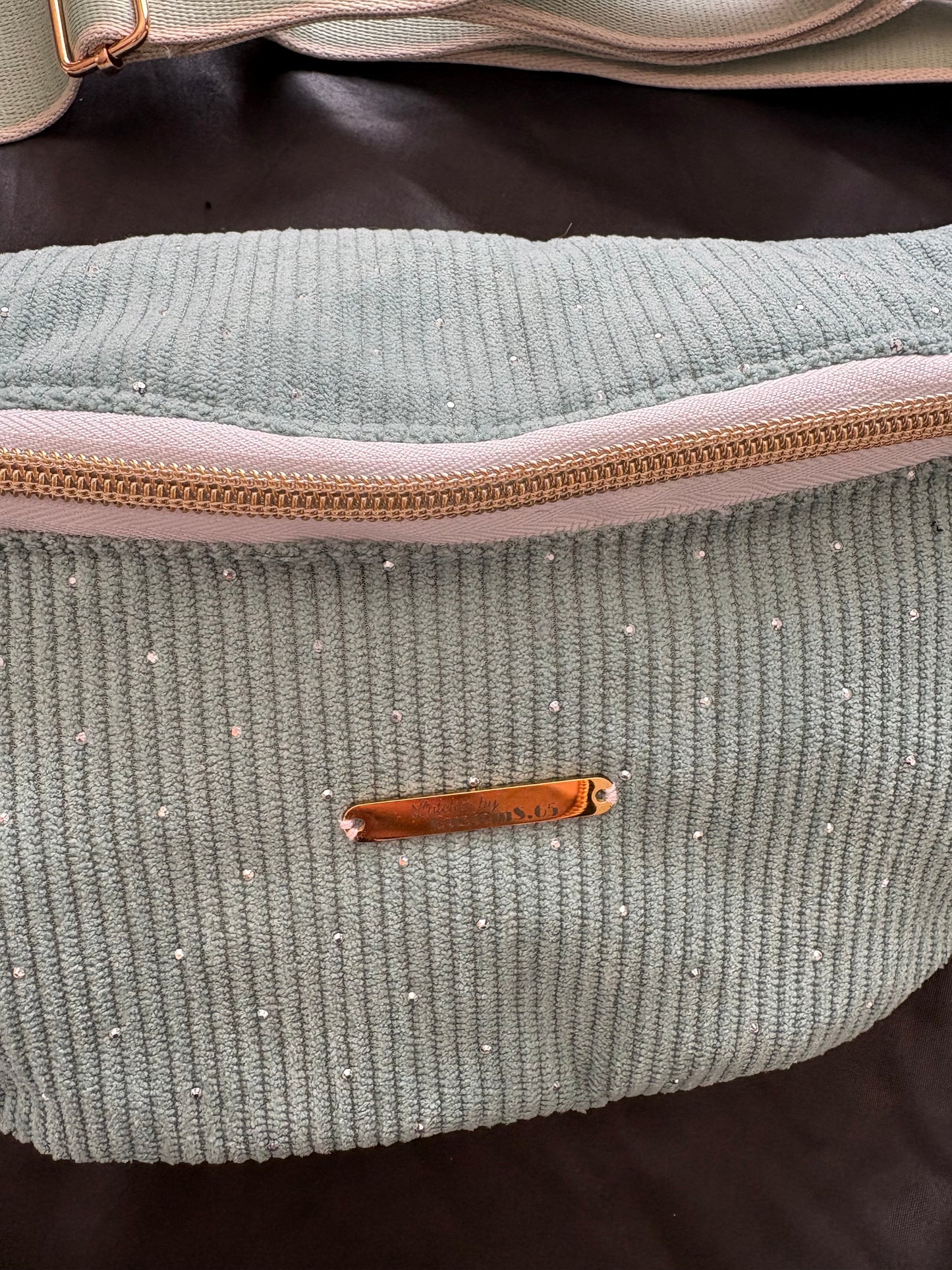 Sac banane S velour côtelé vert emeraude avec brillants