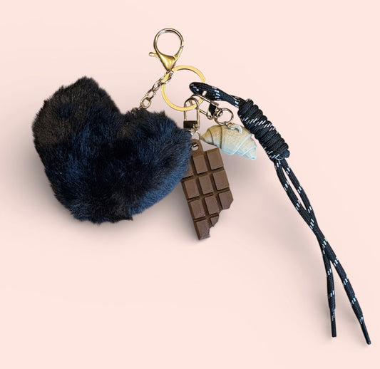 Bijou de sac croissant et chocolat cœur noir