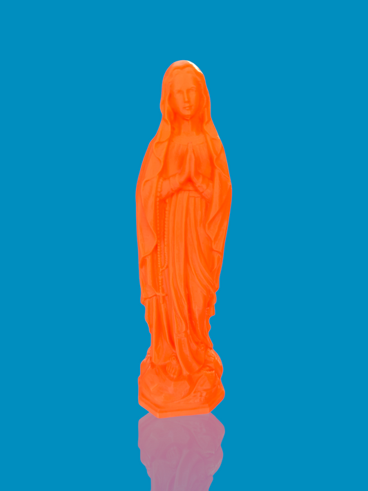Statue pop vierge Marie orange fluo