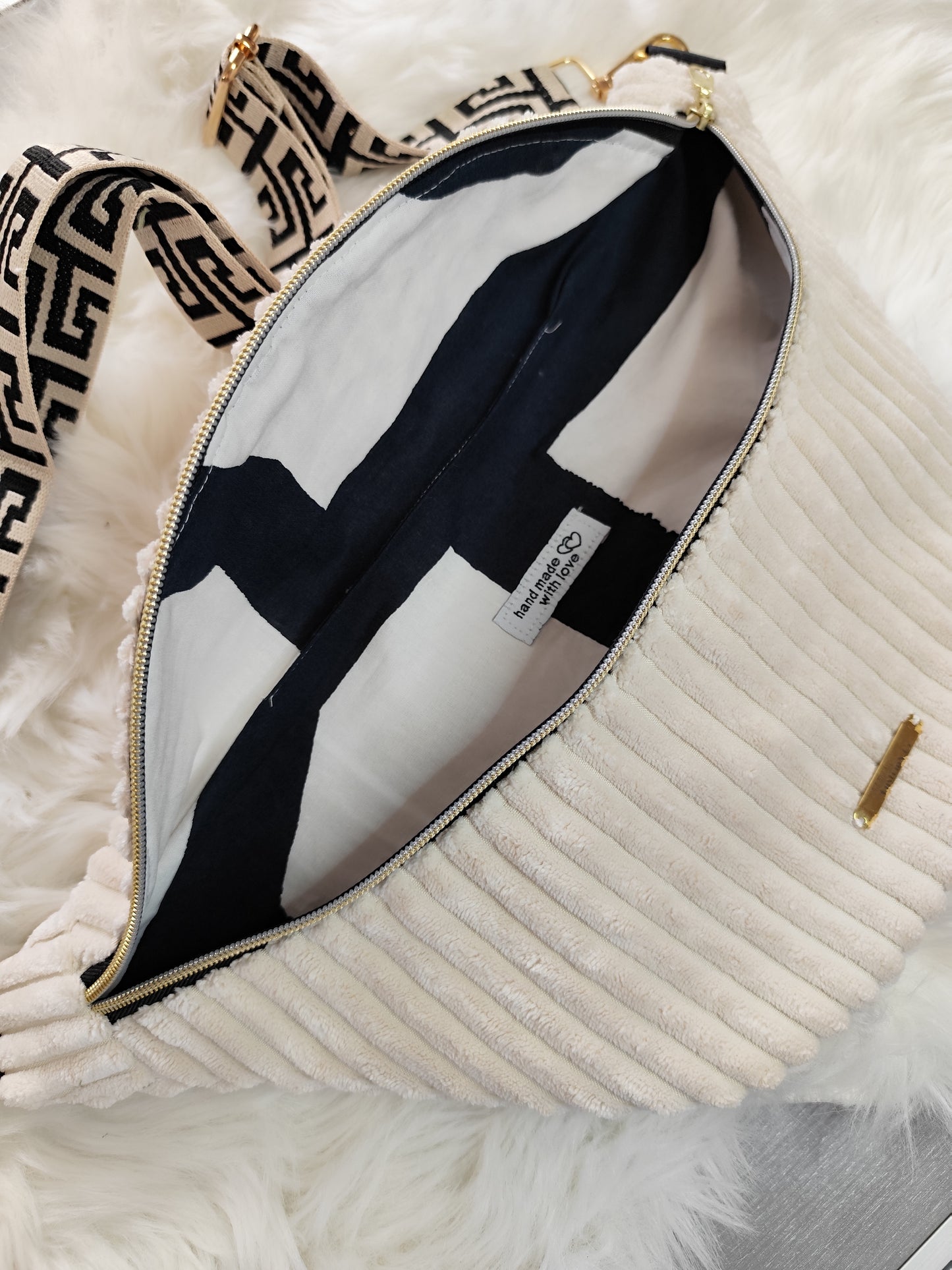 Sac banane velour grosse côte crème détail noir